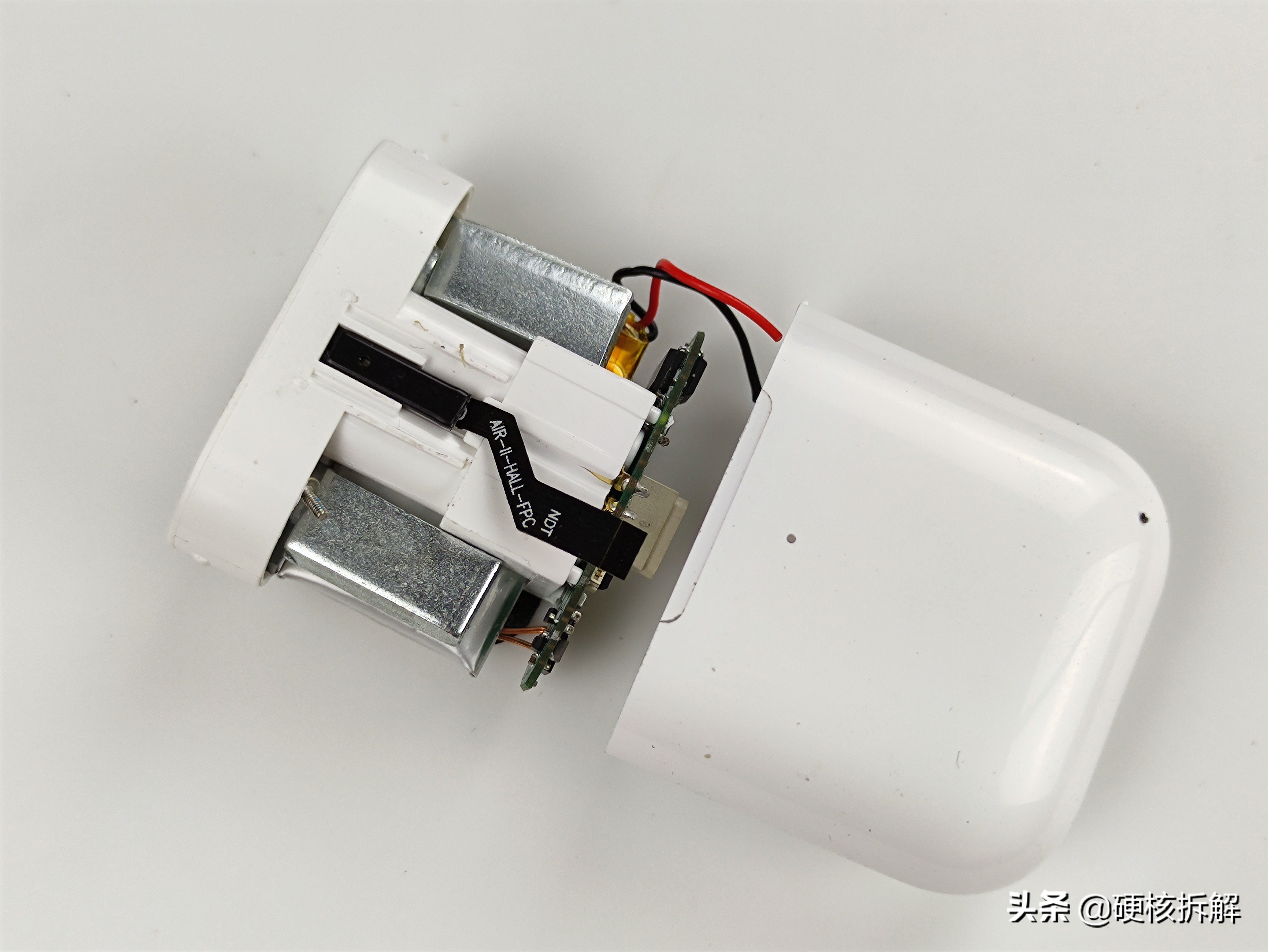 拆解苹果airpods和华强北airpods,拆解airpods耳机喇叭