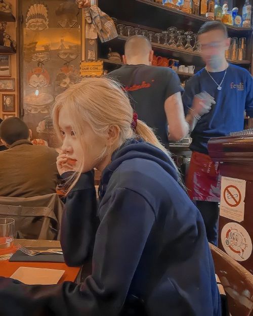 rose朴彩英头像壁纸,rose澳洲野玫瑰动态壁纸