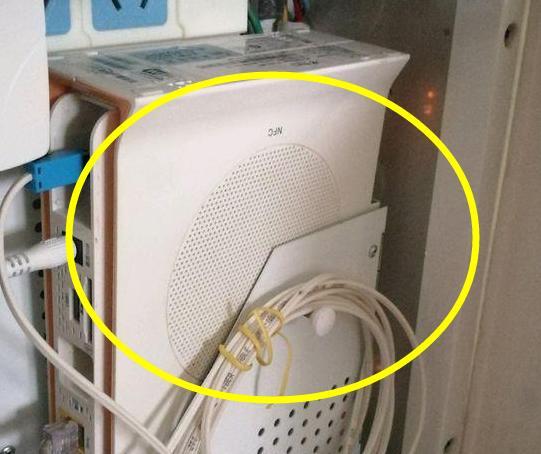 弱电箱带路由器怎么装修,开发商预留弱电箱很小要怎样布置