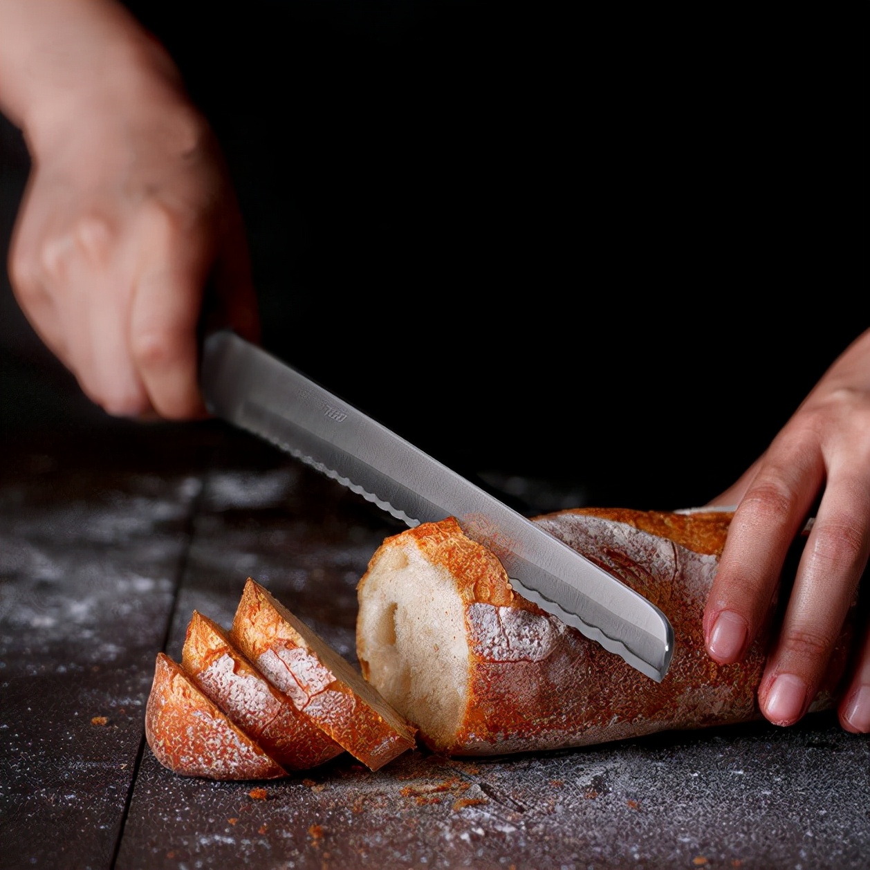 面包怎么分层切,面包怎么切片不掉渣