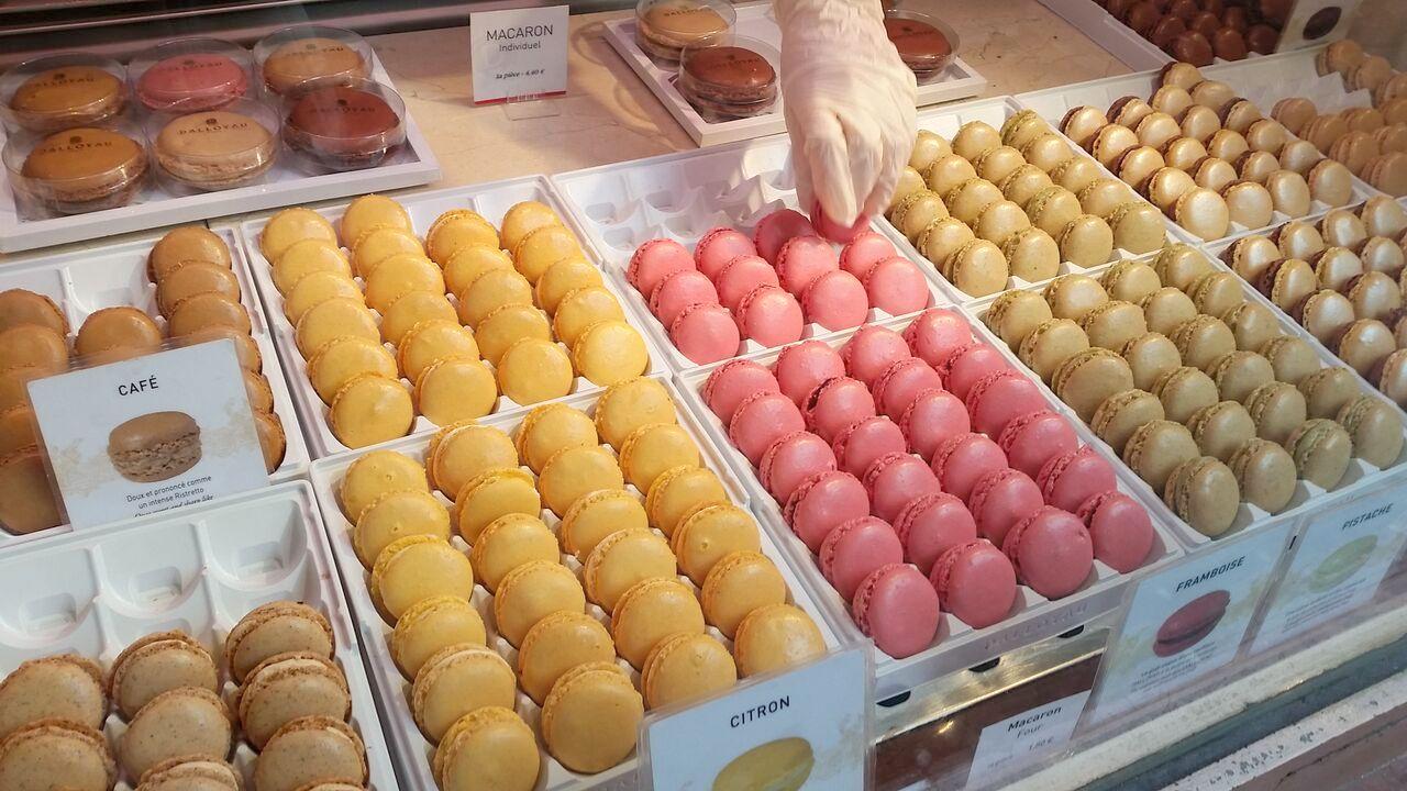 瓷器比景德镇更美？小龙虾成灾没人吃？爱喝酒又不限速的梦幻国