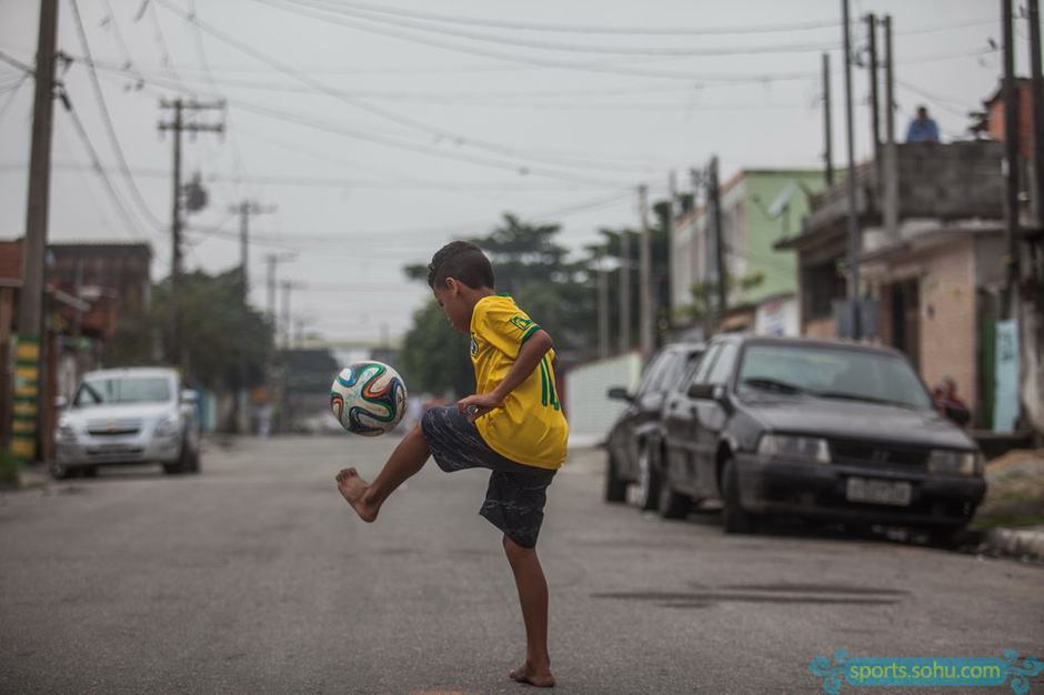 国足差到了哪个地步,国足12强vs澳大利亚场地