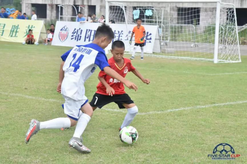 开学去踢球,开学去球场踢球