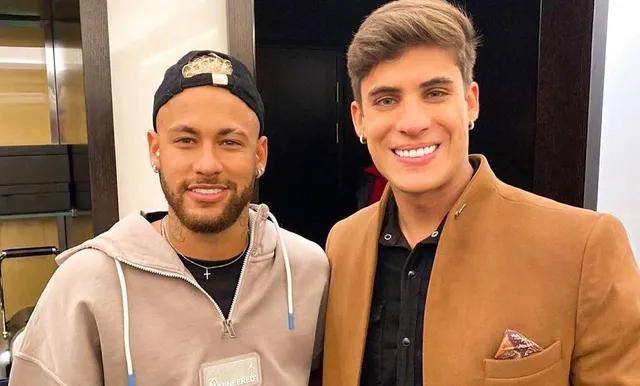 混乱！52岁母亲与22岁男生接吻，男生是内马尔迷弟，父亲送祝福