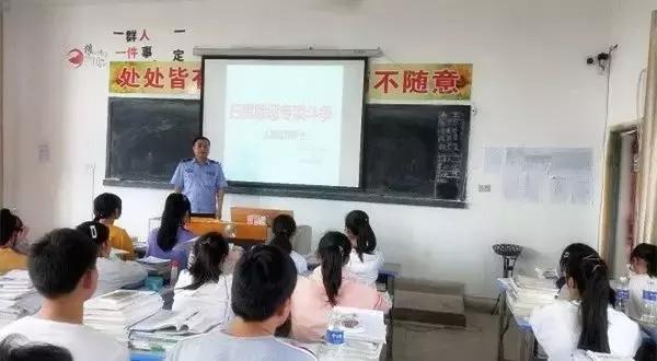 八一特辑退伍不褪色警营守初心,八一特辑兵在警营