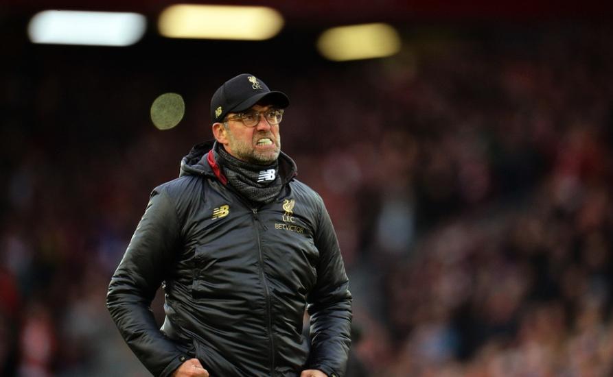 利物浦小将埃利奥特被铲,利物浦0比0曼联红牌