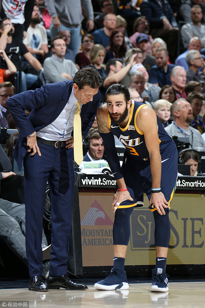 NBA今日球鞋精选：上脚两双联名款！火箭赢了，“鞋王”嗨了