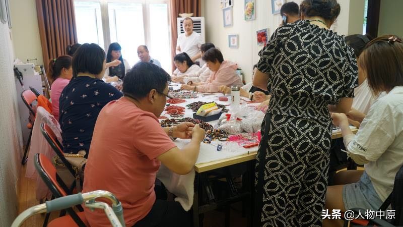 残疾人推广自己的手工艺品,残疾人手工艺品制作工作室简介