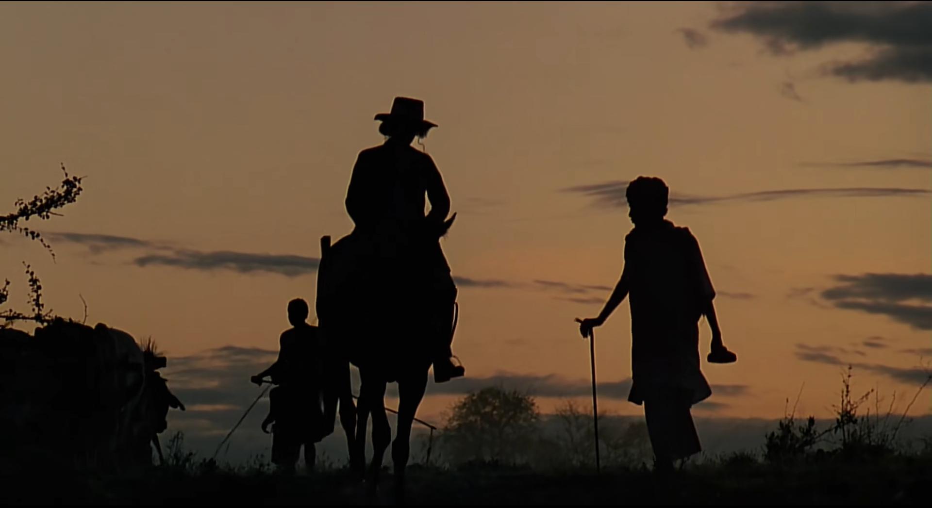 隔篱呼取尽馀杯什么意思,隔篱呼取尽余杯的余杯是什么意思