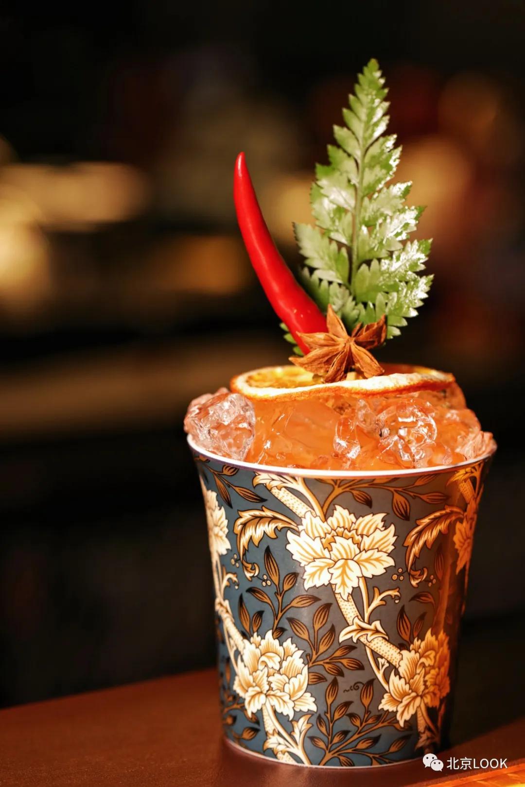 国贸旁边的楼顶酒吧,国贸下的酒