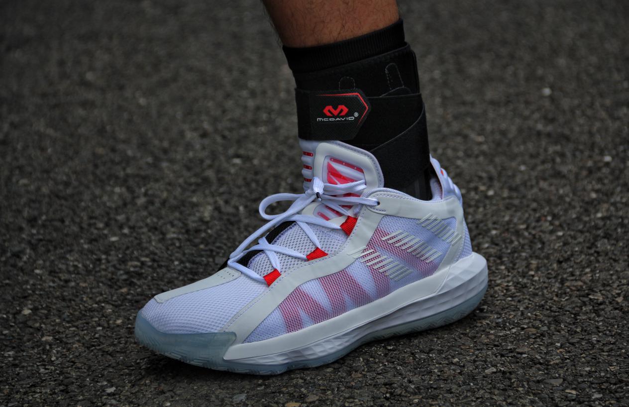 迈克达威4305不分左右脚吗,迈克达威195和4305区别