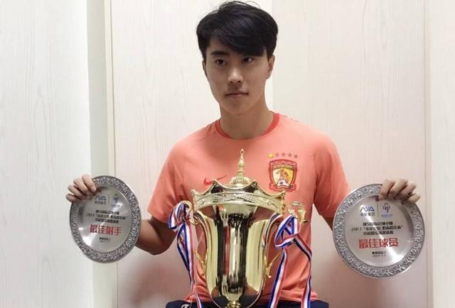 陨落的恒大新星盼救赎！试训中超升班马斩进球