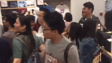 别跟了时尚丢了体面！3秒被抢光的优衣库，让无数人的素质掉一地