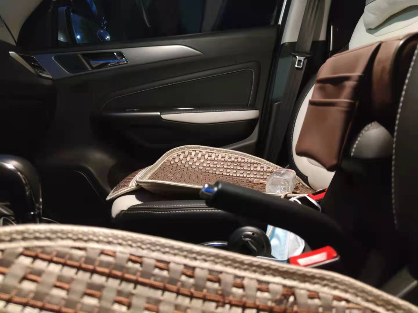 夏日晚上带娃运动,夏天带女儿晚上逛公园的视频