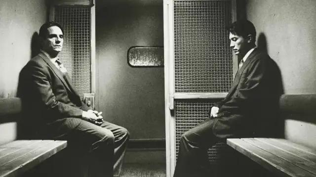 他是《洛丽塔》男主，畸形恋专业户，也是禁欲系不老男神