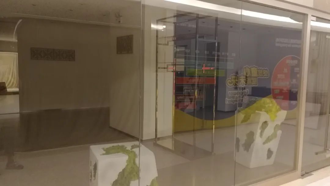 痛心！昔日爱马仕变发廊，这个顶奢商场还有救吗？