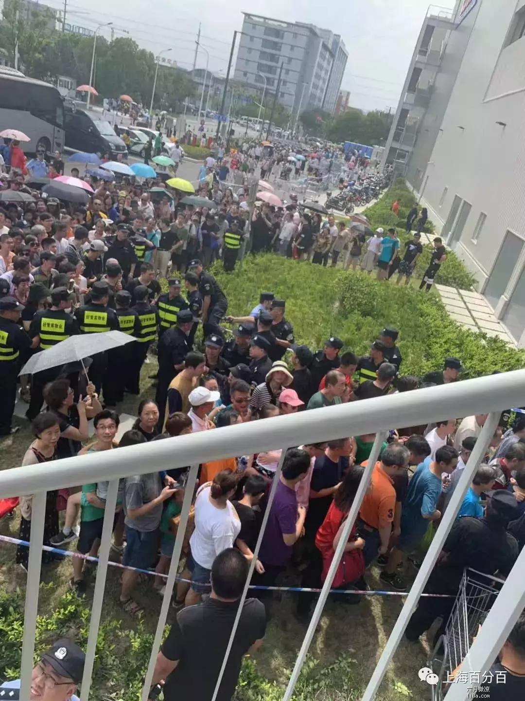 costco开业半天歇业,costco第一天营业