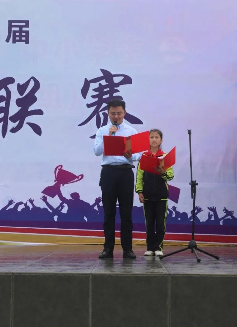 阜南县第十一小学足球赛,阜南县校园足球队比赛现场