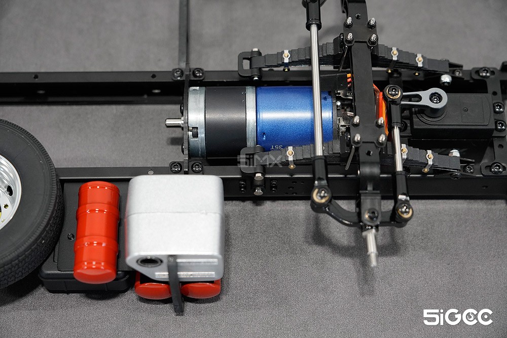 组装f2000拖头,组装f2000卡车模型