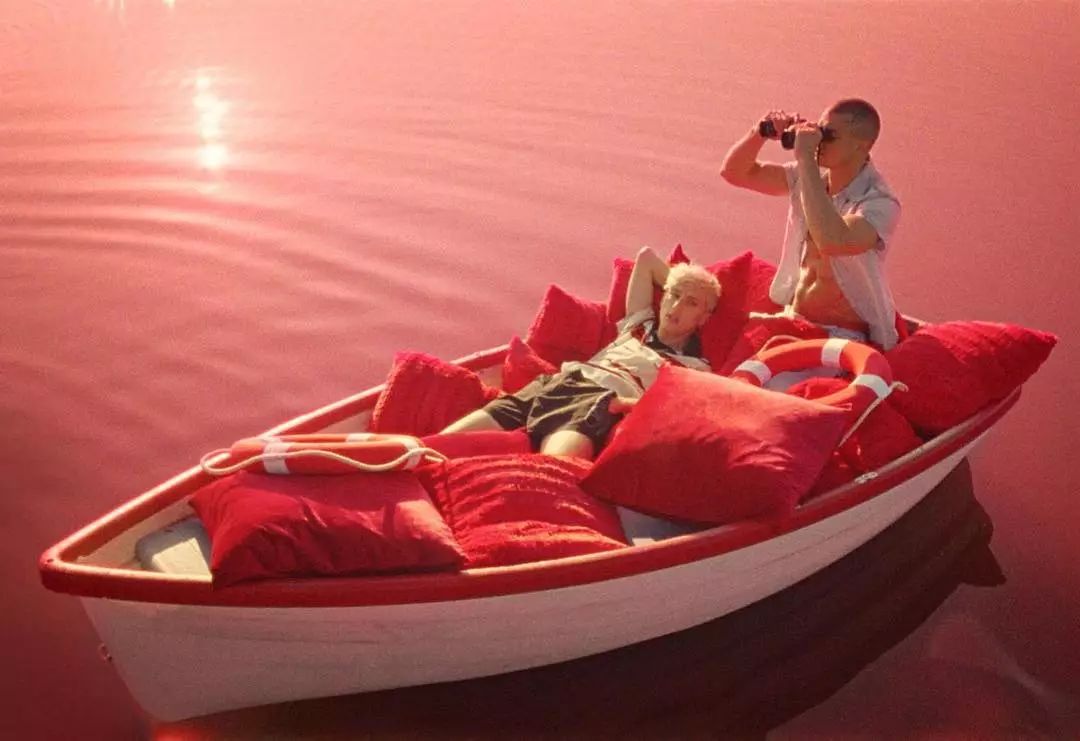 从Troye的男朋友到MariahCarey的小男宠，这个男模真厉害！