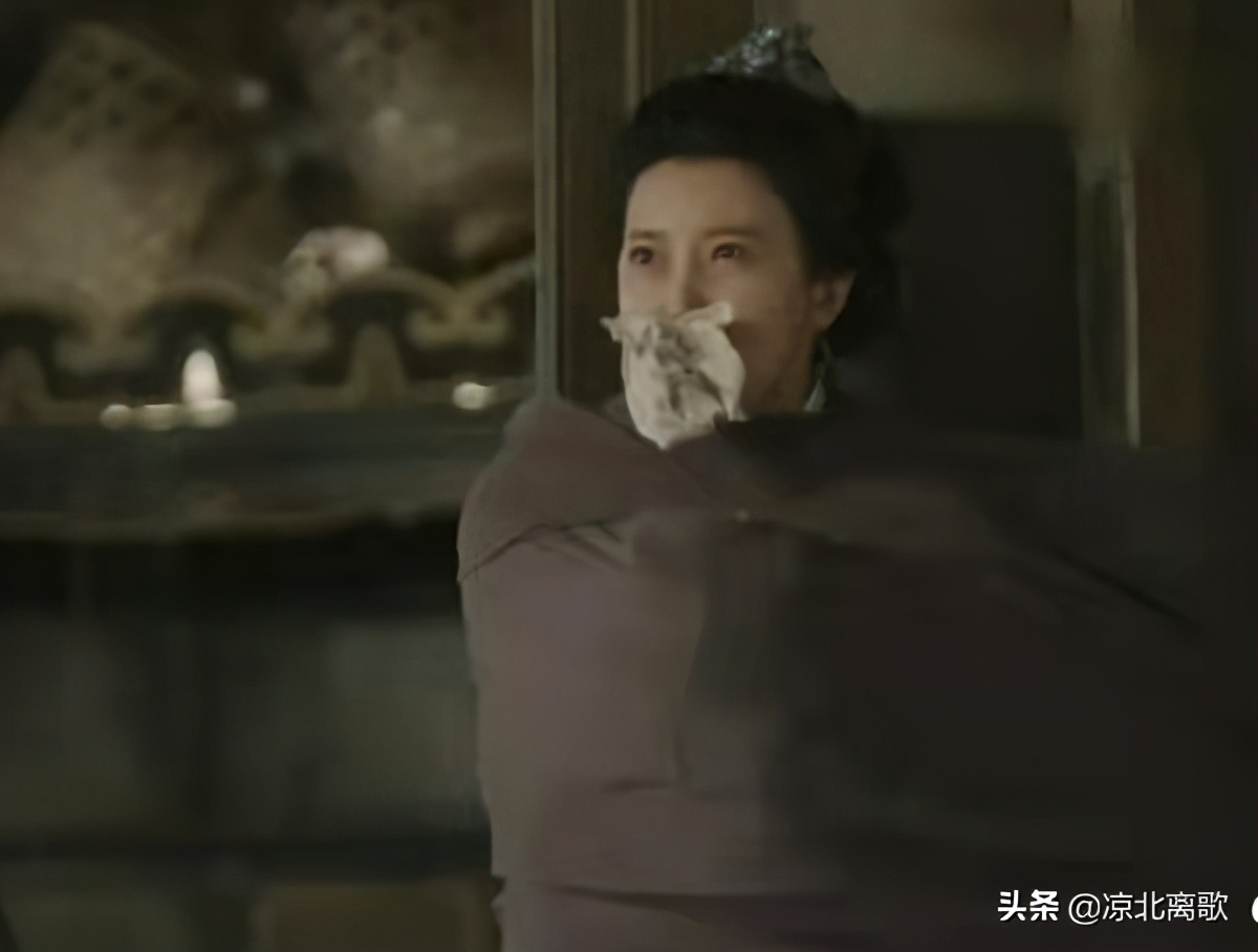 鞠婧祎演被绑架像咬化妆棉,鞠婧祎被绑架戏冲上热搜第一名