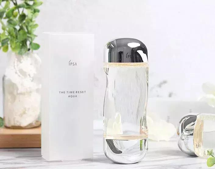 用精华水还是爽肤水好,用精华水好还是爽肤水好