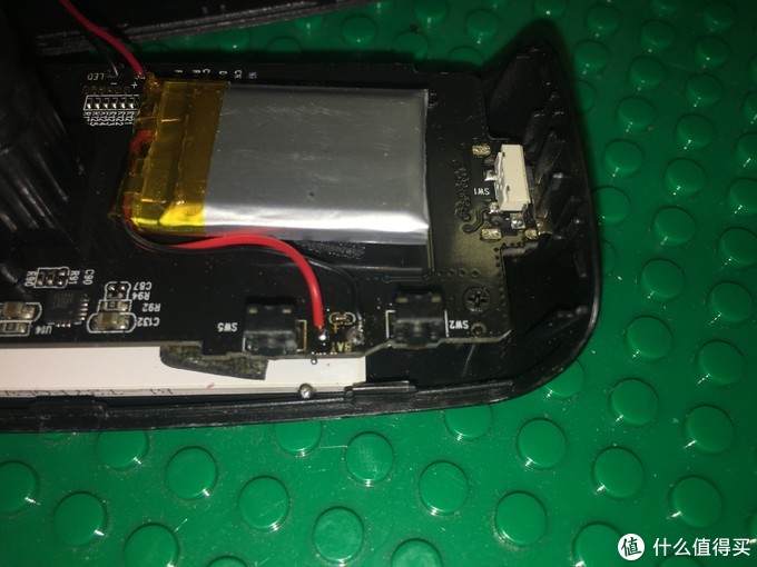 行车记录仪的电池自己怎么换,行车记录仪换个电池多少钱