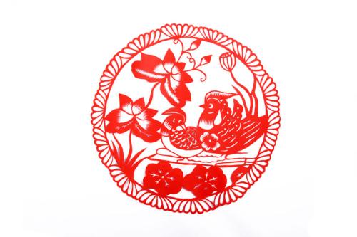 剪纸以其特有的魅力薪火相传,一个心灵手巧的剪纸教程