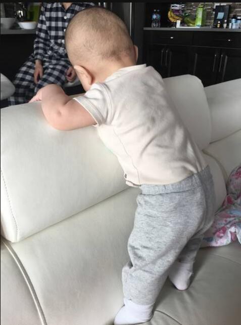 宝宝7个月就走路，担心以后O型腿？骨科医生教你3个方法自查