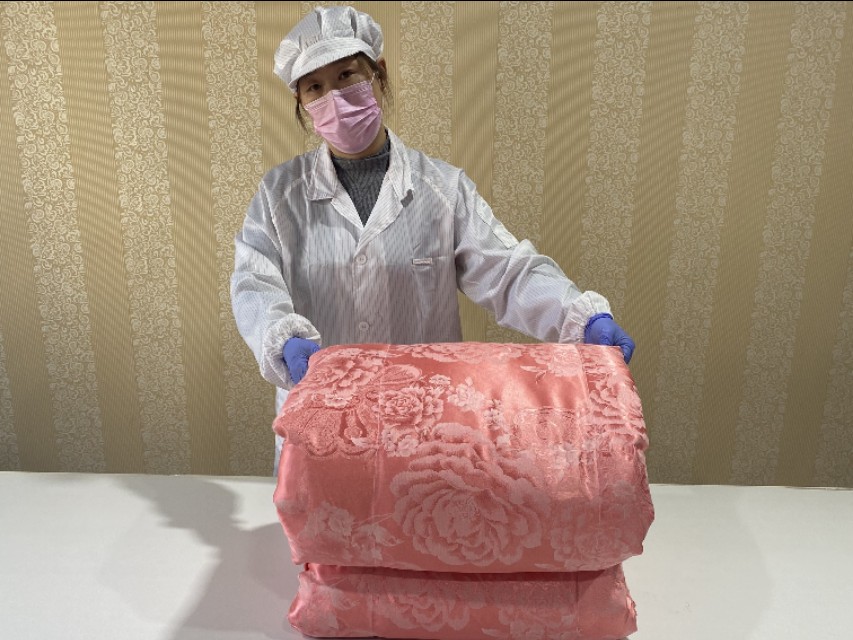 生活小技巧，用旧羽绒服变废为宝