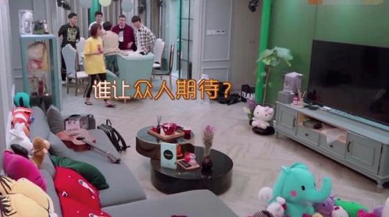 吴昕谈父亲居住环境,吴昕脏乱的房间