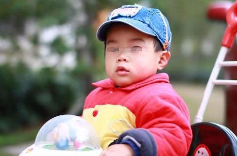 李玫瑾教授谈男孩最大的特点,李玫瑾教育孩子最好是父母陪伴