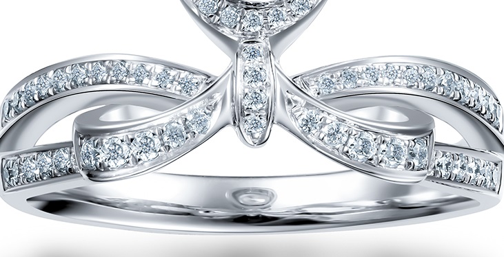 蝴蝶浪漫之吻，即刻耀爱就现在