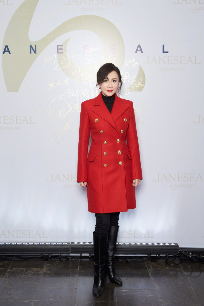 刘嘉玲斜偏分发型图片,刘嘉玲变装后面有惊喜