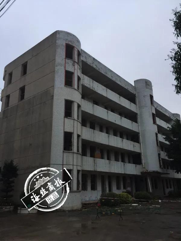 南安这所中学拆除5层高危房，欲建师生合一宿舍楼！初一初二以后也能晚自修了