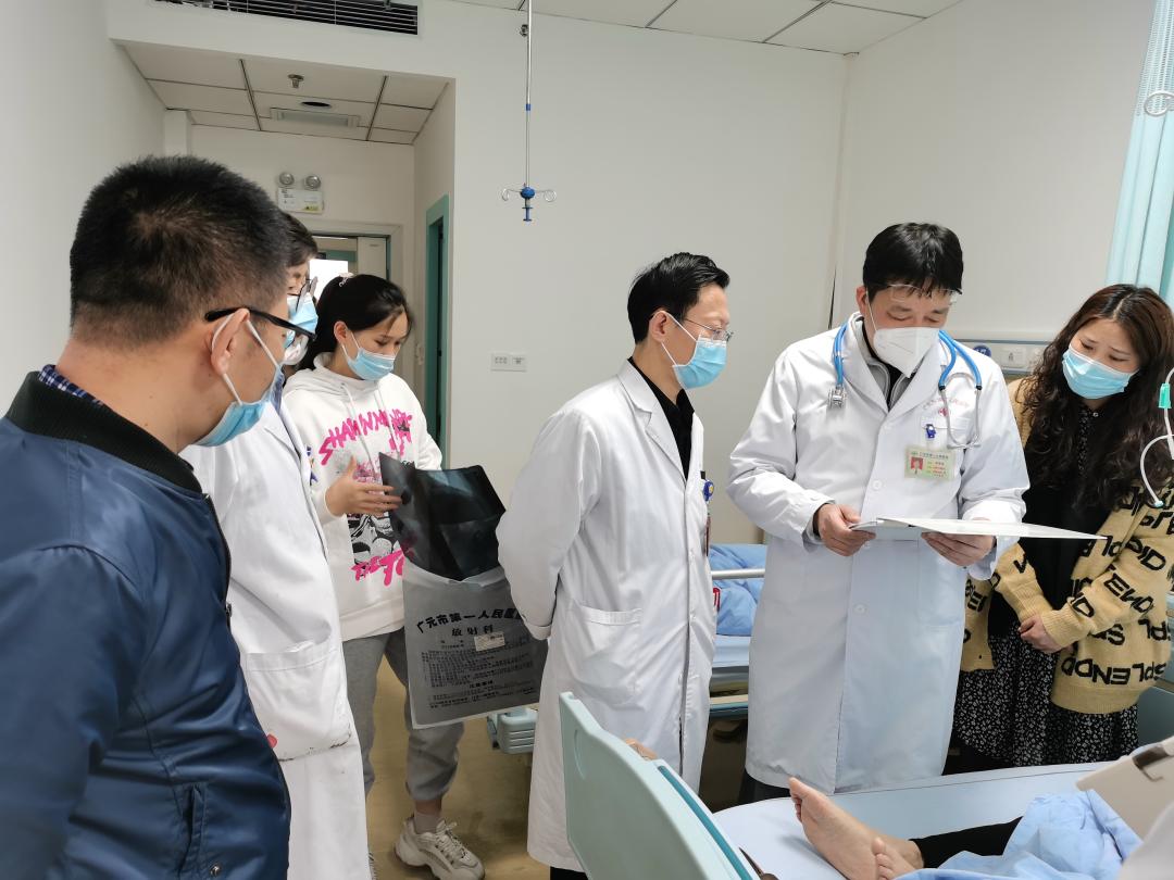 一位“天府学者”的为民情怀——记广元市第一人民医院血汗管中心特聘主任、心脏外科顶级专家李巅远教授