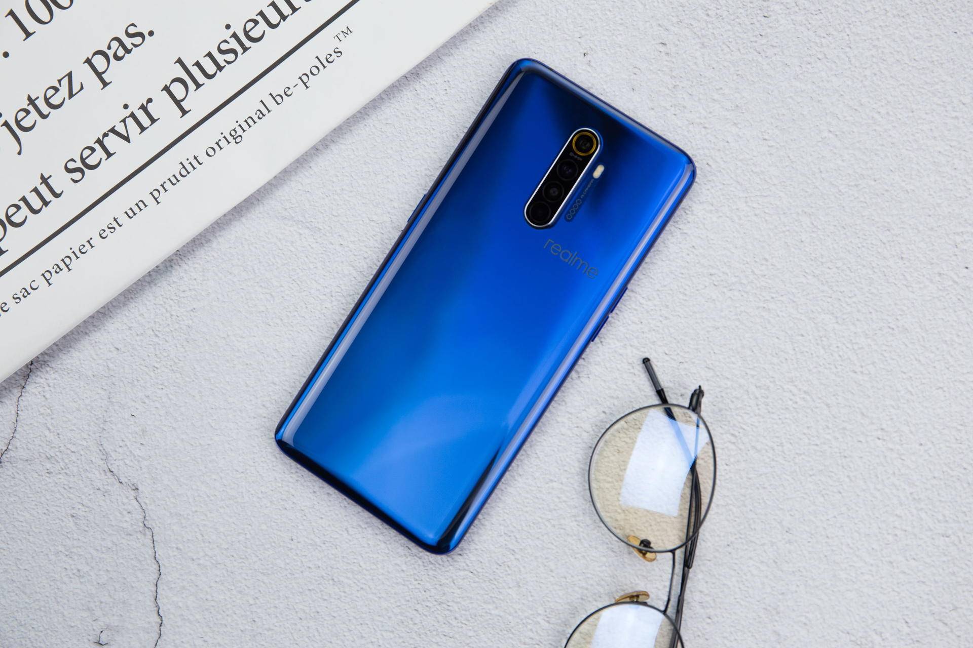 realme发布售价999元起5g手机,2599元realme手机