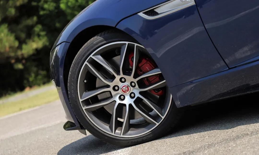 捷豹f-typevs保时捷718s宝马z4,2018款3.0t捷豹f-type现车