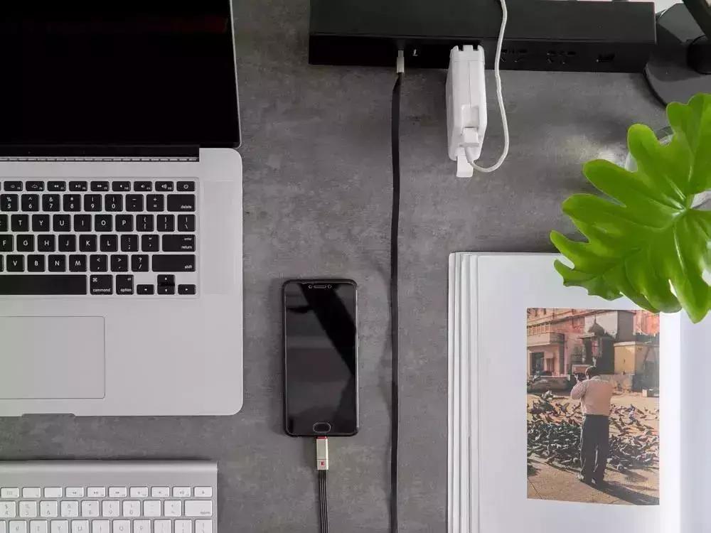 丘吉尔雪茄不离手,丘吉尔抽雪茄霸气姿势图片