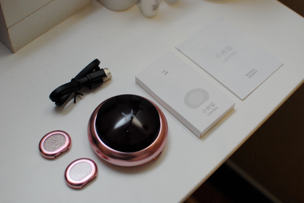 28倍冷光嫩肤，轻松抚走鱼尾纹：小米有品小光仙眼纹抚纹仪