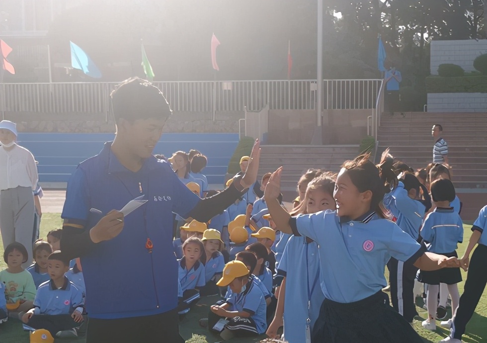 欢乐足球嘉年华儿童,足球嘉年华趣味游戏6-12岁