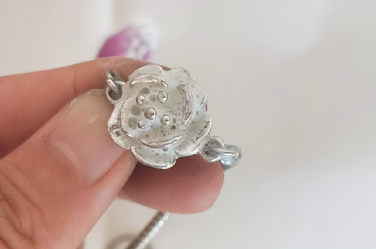 生活小技巧去除银氧化,银饰品发黄怎么清洗