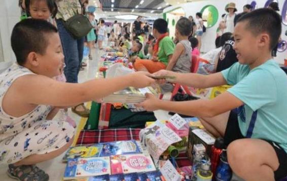 幼儿园老师让妈妈捐钱,幼儿园老师让孩子捐款2万元