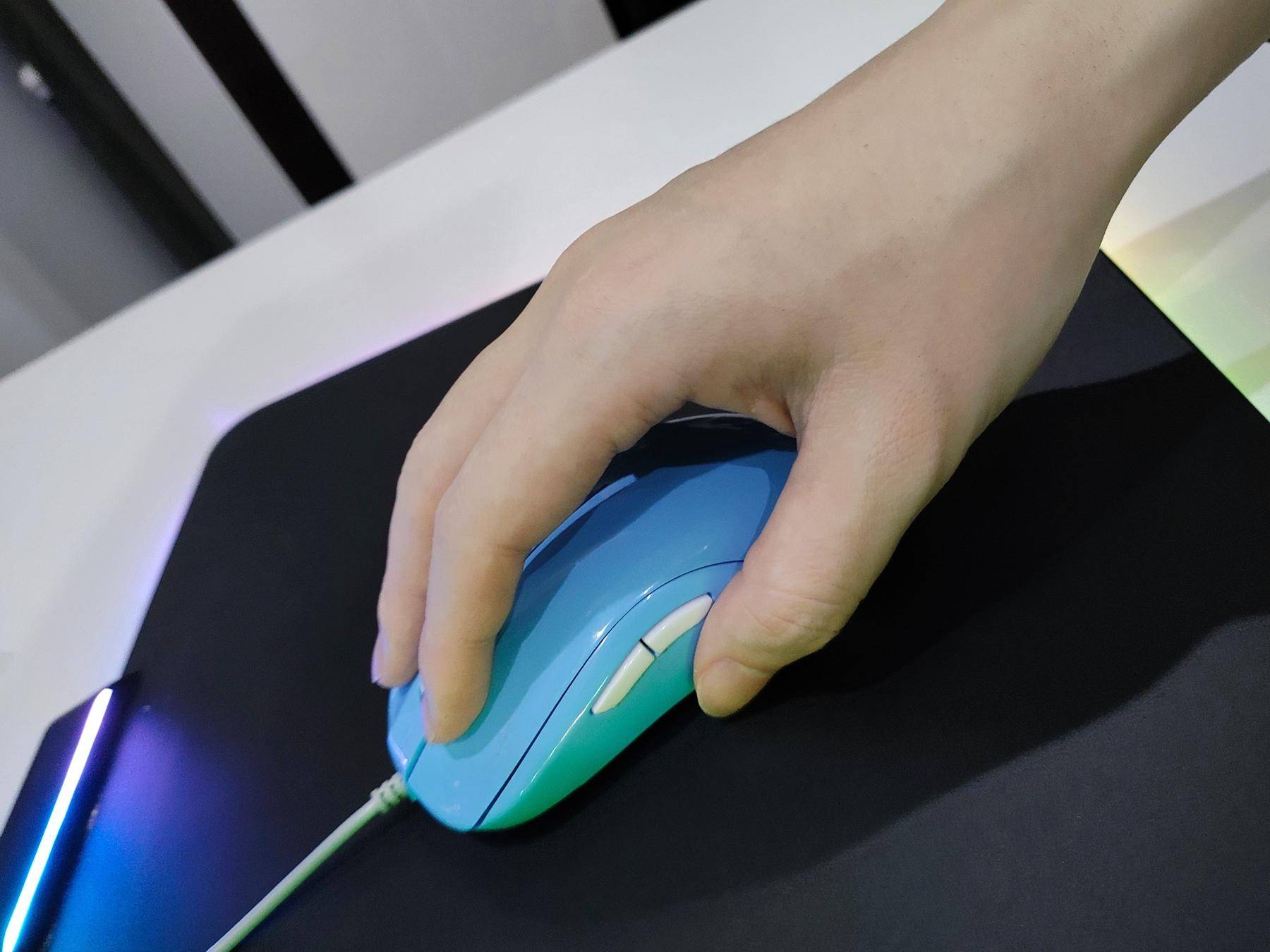 卓威鼠标ec2-cw适合爬握吗,卓威鼠标ec2-cw和gpw对比