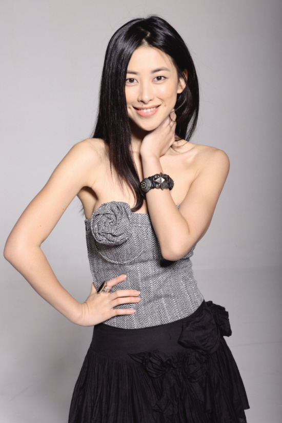 朱珠富家千金,朱珠名媛望族