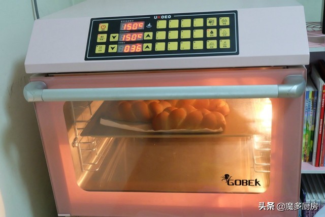 新手做面包用手揉面哪种方法简单,如何揉面发酵做面包