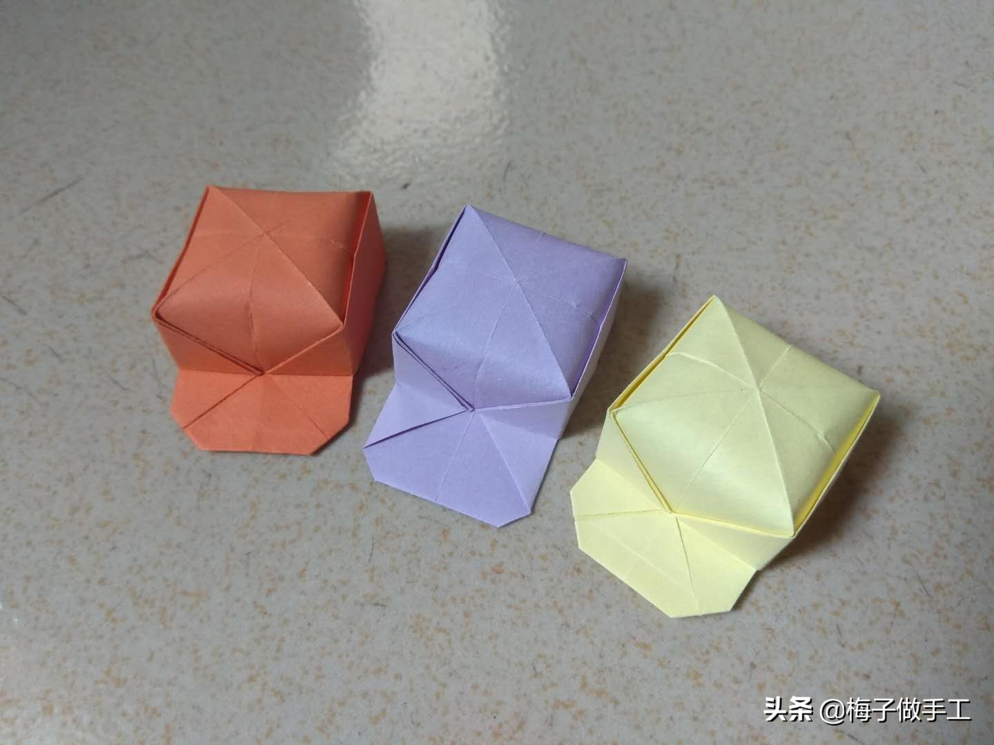 幼儿手工折纸帽子的简单折法,折纸折帽子的方法