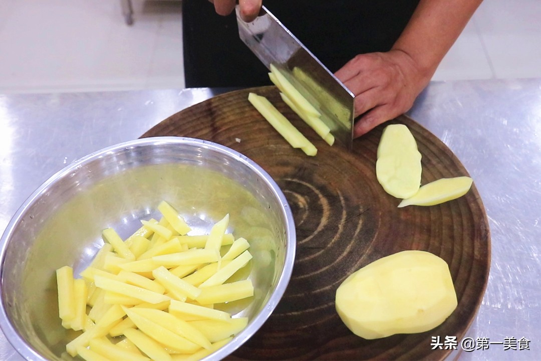 薯条怎么炸才脆不软像肯德基,怎么炸薯条比肯德基的薯条更好吃