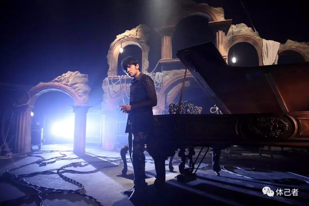 周杰伦华语乐坛当之无愧的老大,周杰伦说自己第二名谁敢说第一