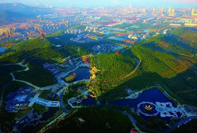 矿坑改造最美公园,矿坑改造湿地公园视频